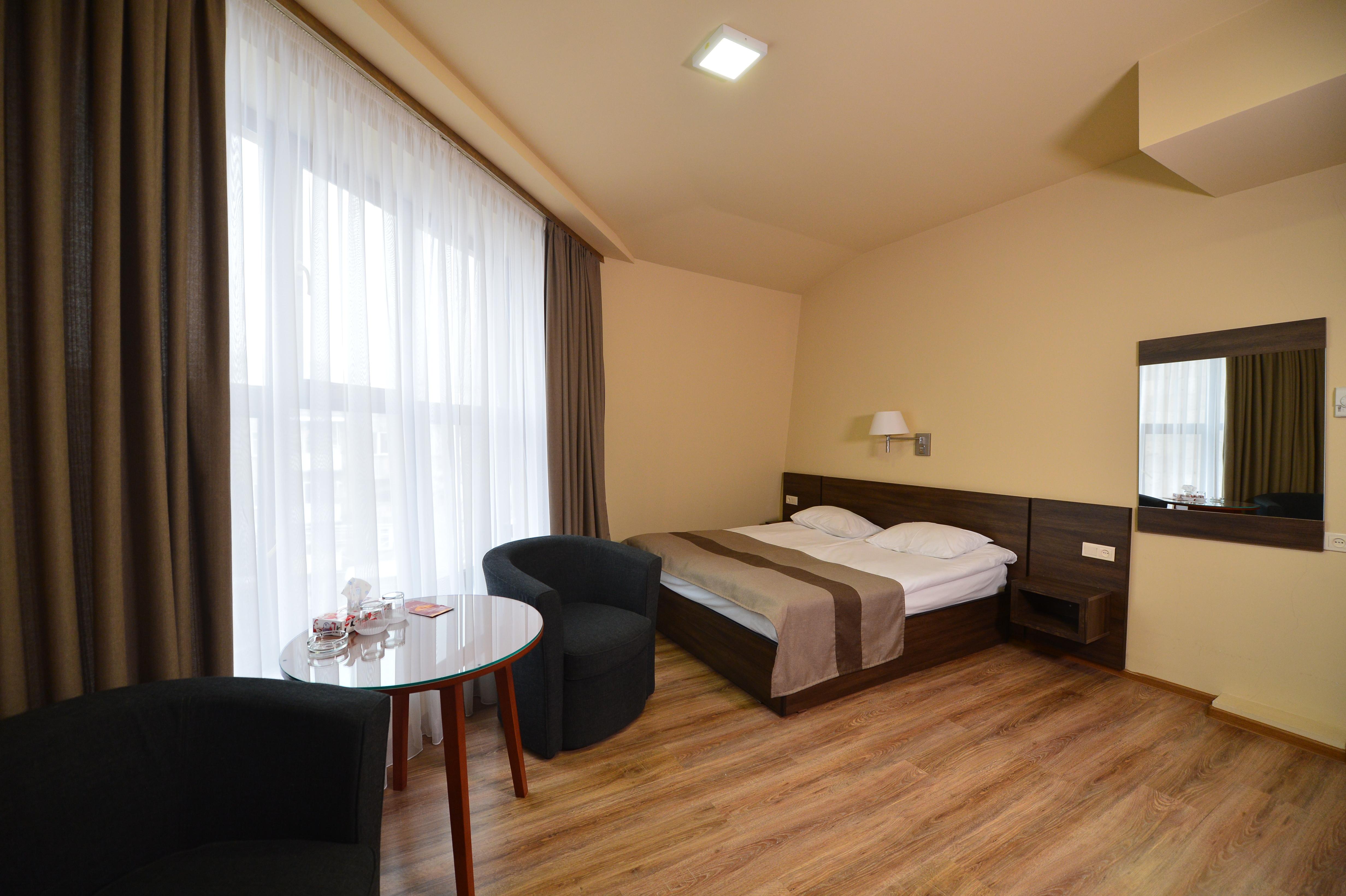 Yerevan Deluxe Hotel Exterior photo