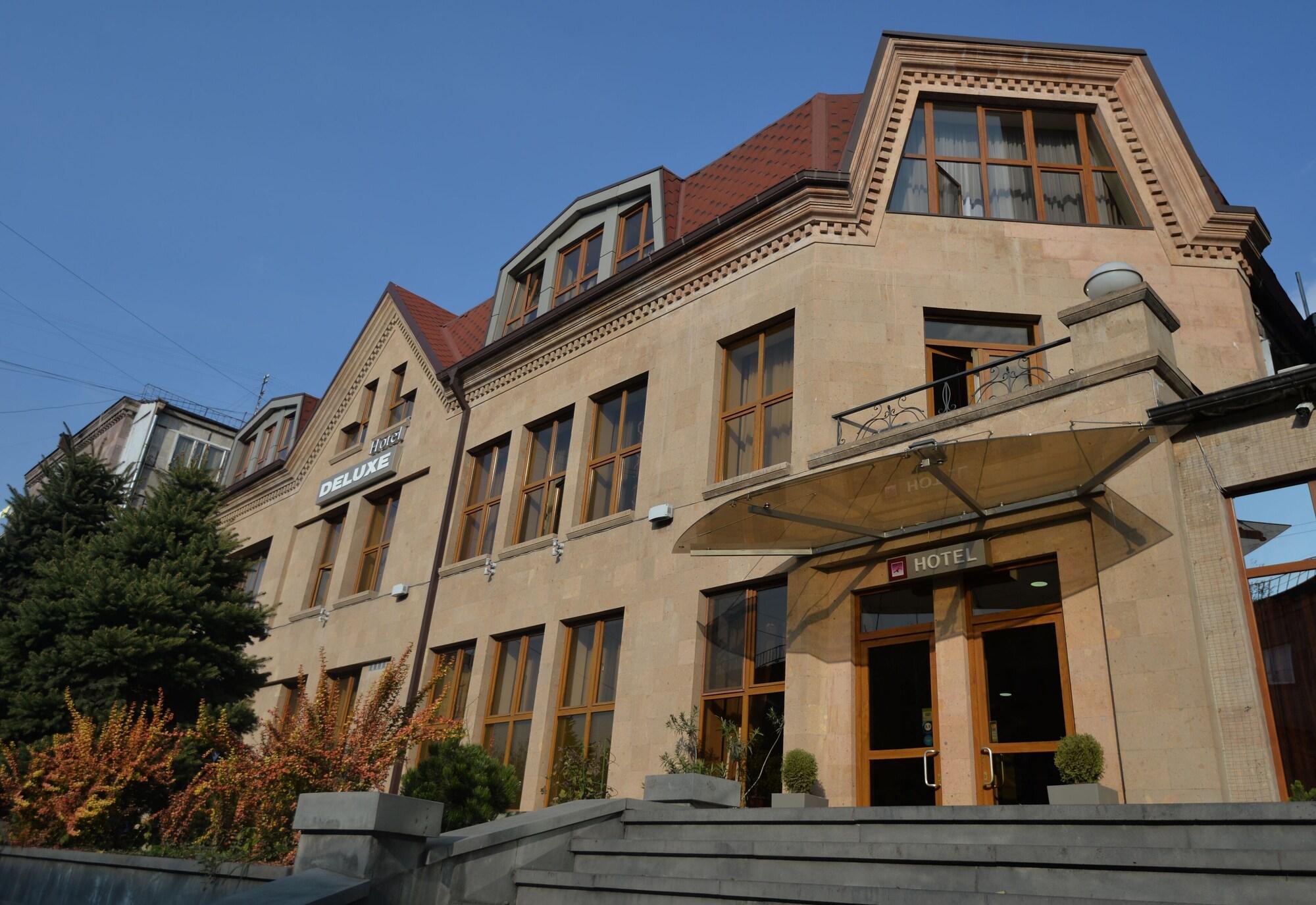 Yerevan Deluxe Hotel Exterior photo