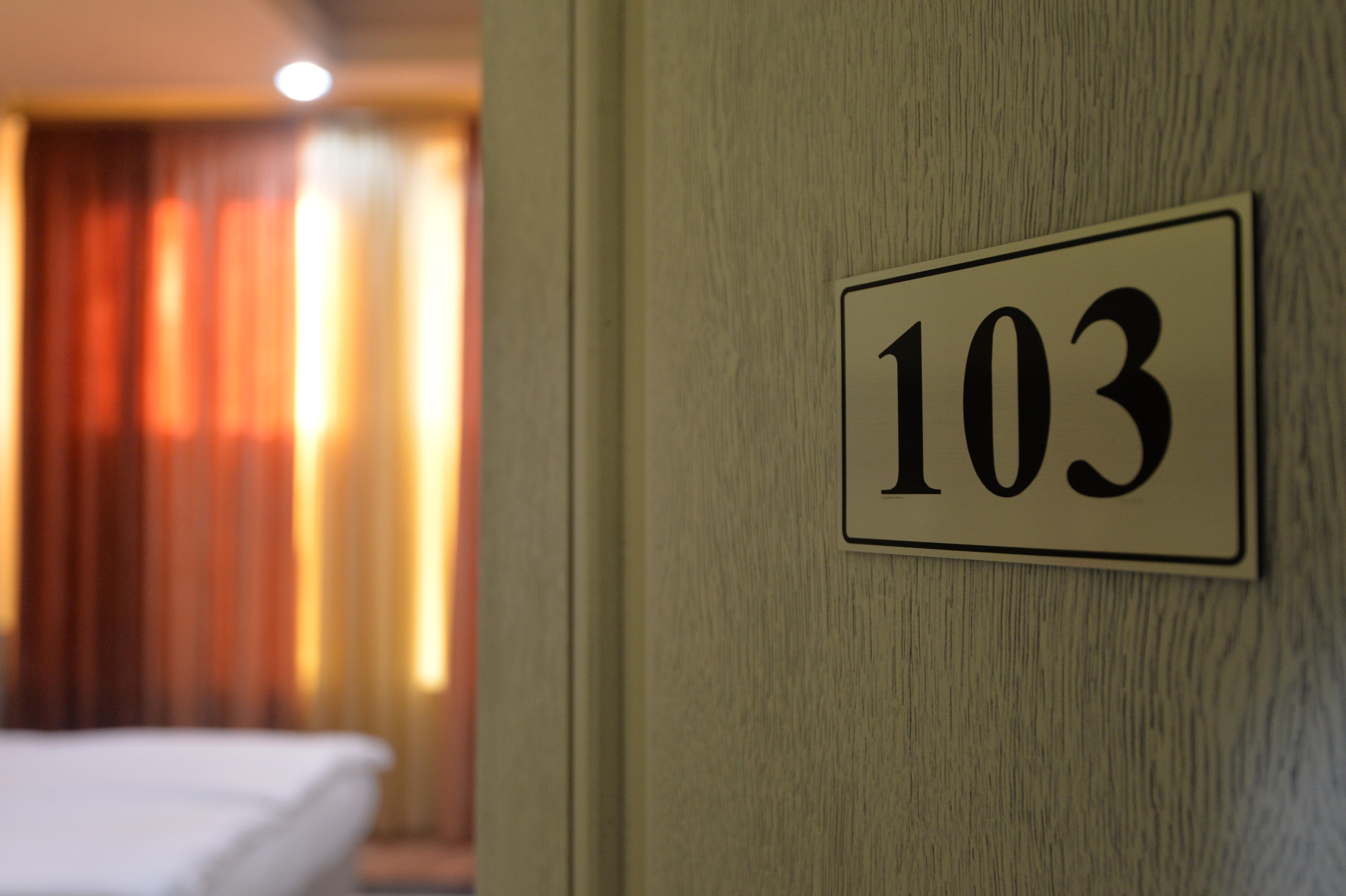 Yerevan Deluxe Hotel Exterior photo